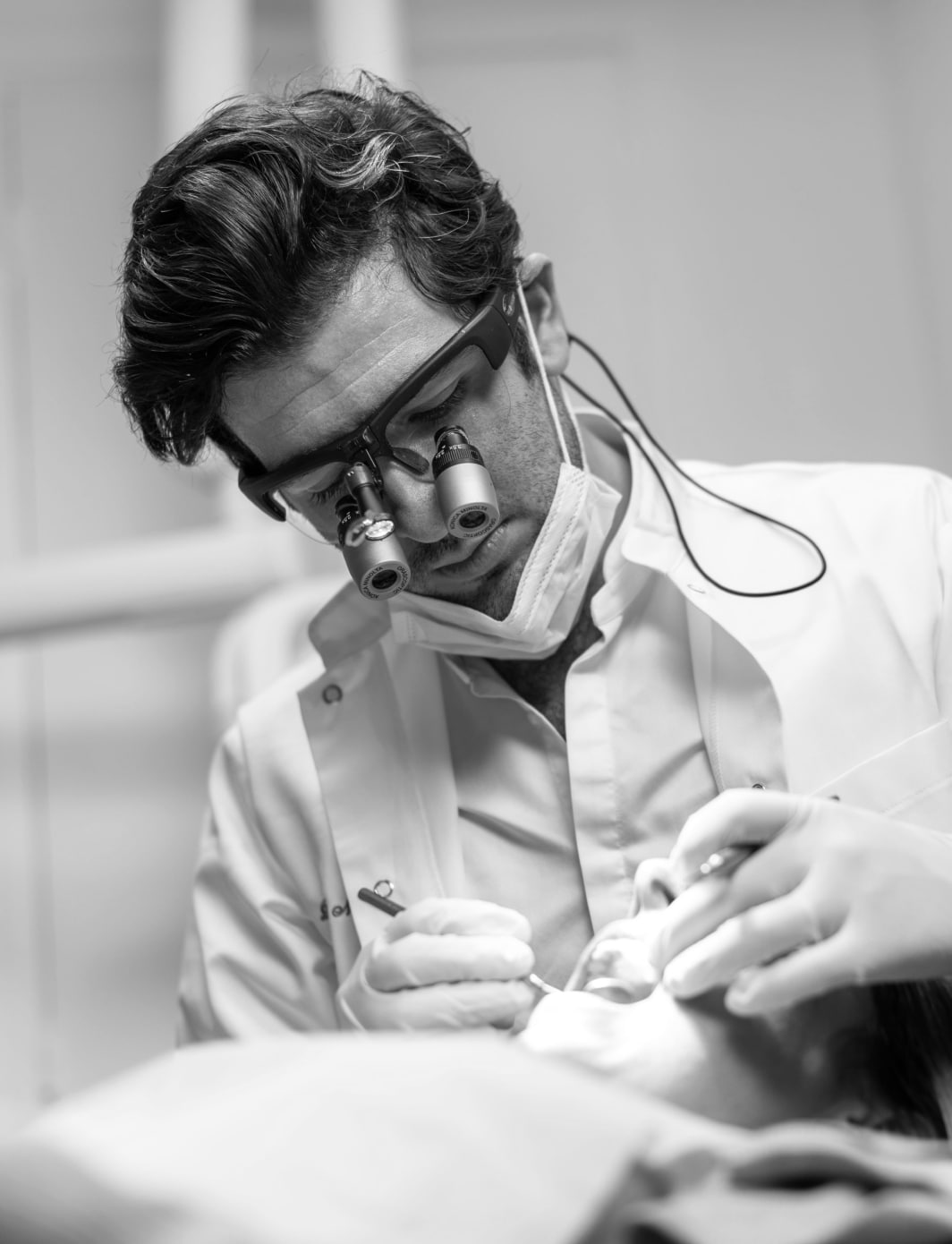Dr Temstet | Chirurgien-dentiste, spécialiste en implantologie | Paris