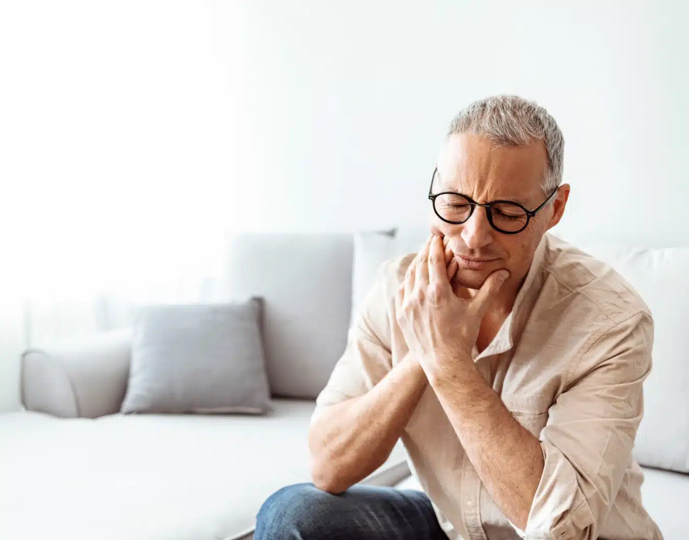Traitement de la rage de dents avec le Dr Temstet, dentiste spécialisé à Paris